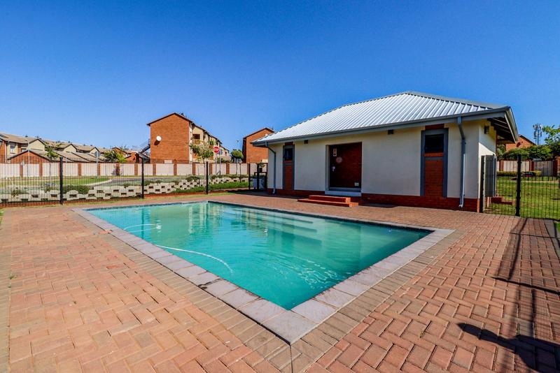 2 Bedroom Property for Sale in Noordwyk Gauteng