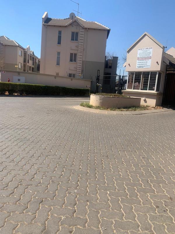 2 Bedroom Property for Sale in Klippoortjie Gauteng