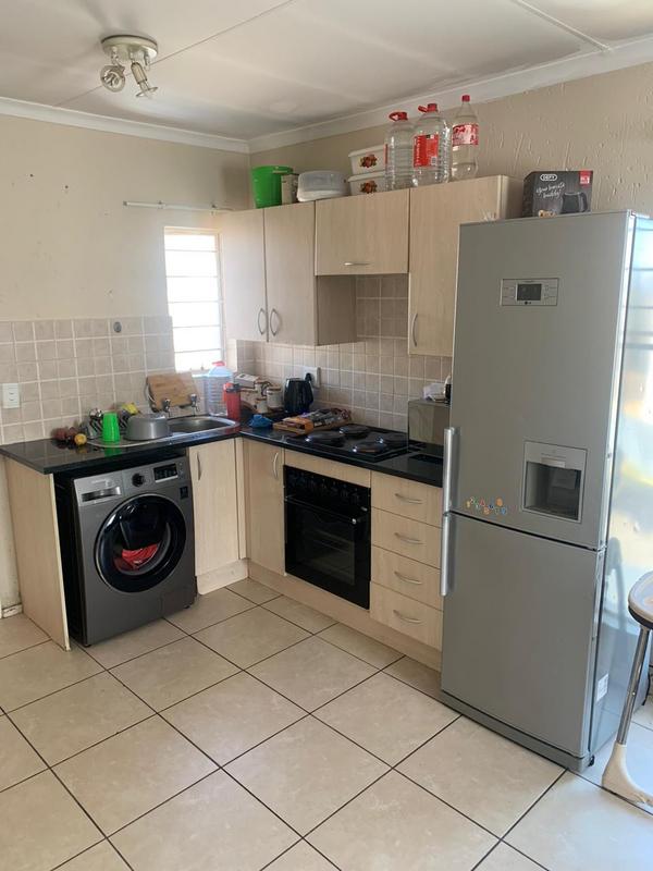 2 Bedroom Property for Sale in Klippoortjie Gauteng