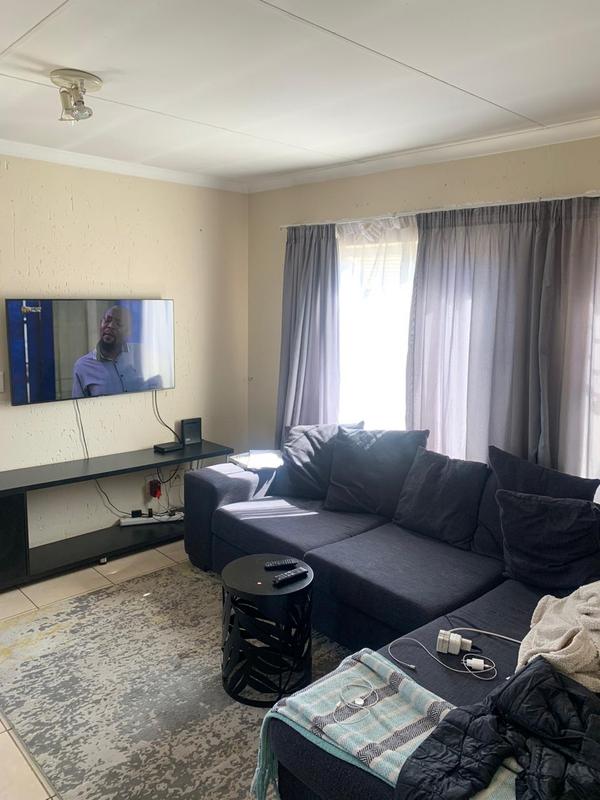 2 Bedroom Property for Sale in Klippoortjie Gauteng