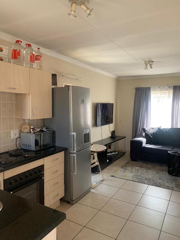 2 Bedroom Property for Sale in Klippoortjie Gauteng