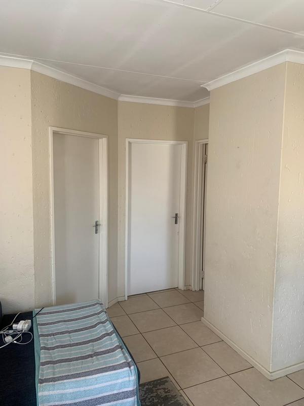 2 Bedroom Property for Sale in Klippoortjie Gauteng