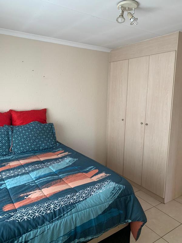 2 Bedroom Property for Sale in Klippoortjie Gauteng
