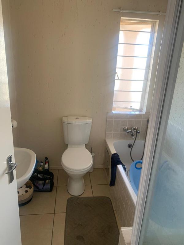 2 Bedroom Property for Sale in Klippoortjie Gauteng