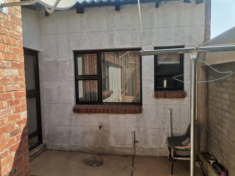 2 Bedroom Property for Sale in Nellmapius Gauteng