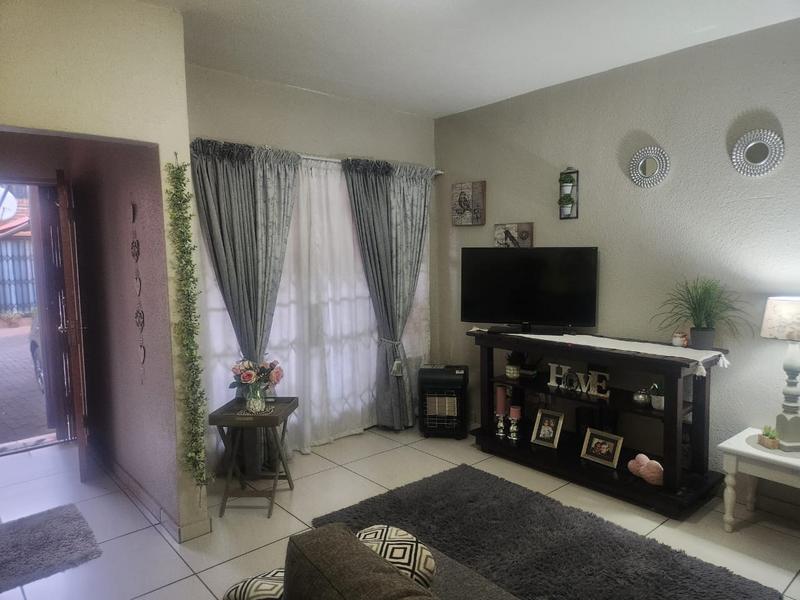 2 Bedroom Property for Sale in Florentia Gauteng