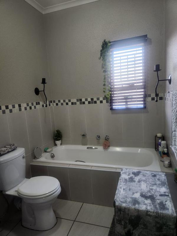 2 Bedroom Property for Sale in Florentia Gauteng