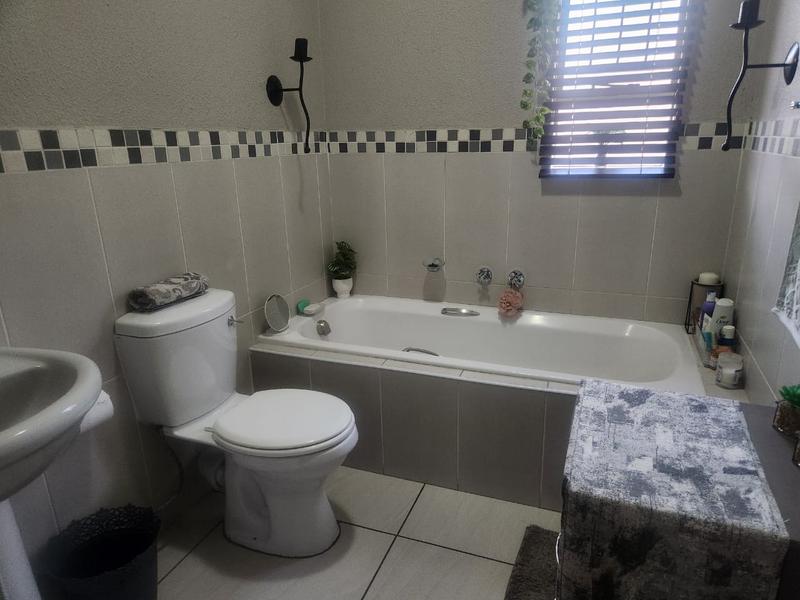 2 Bedroom Property for Sale in Florentia Gauteng
