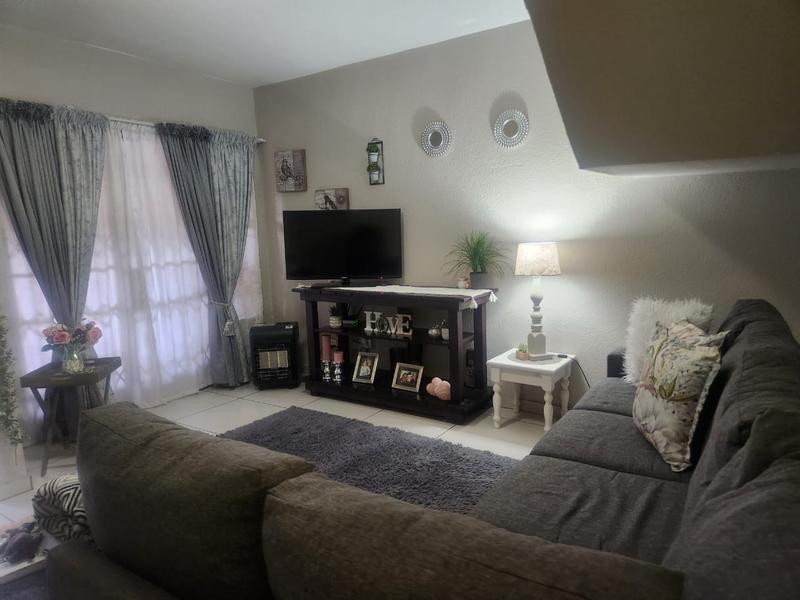 2 Bedroom Property for Sale in Florentia Gauteng