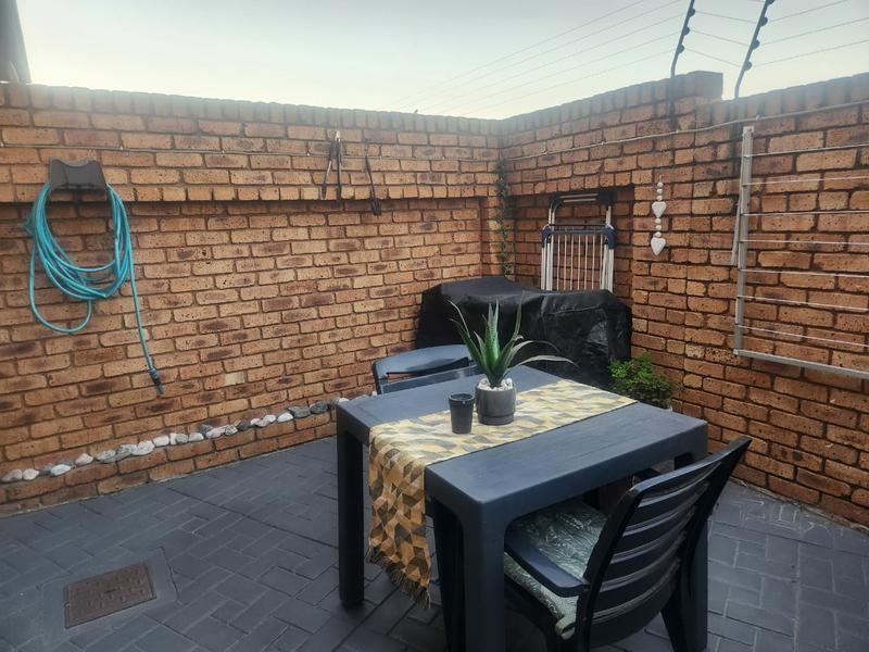 2 Bedroom Property for Sale in Florentia Gauteng