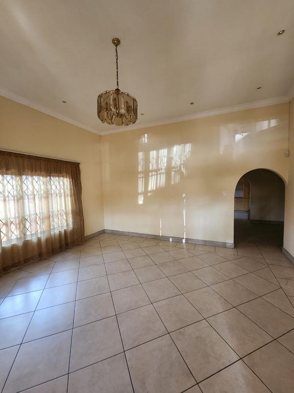 5 Bedroom Property for Sale in Laudium Gauteng