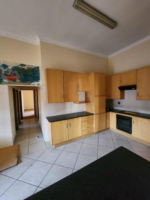 5 Bedroom Property for Sale in Laudium Gauteng