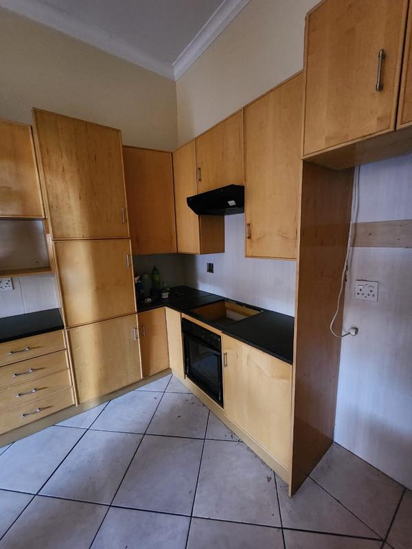 5 Bedroom Property for Sale in Laudium Gauteng