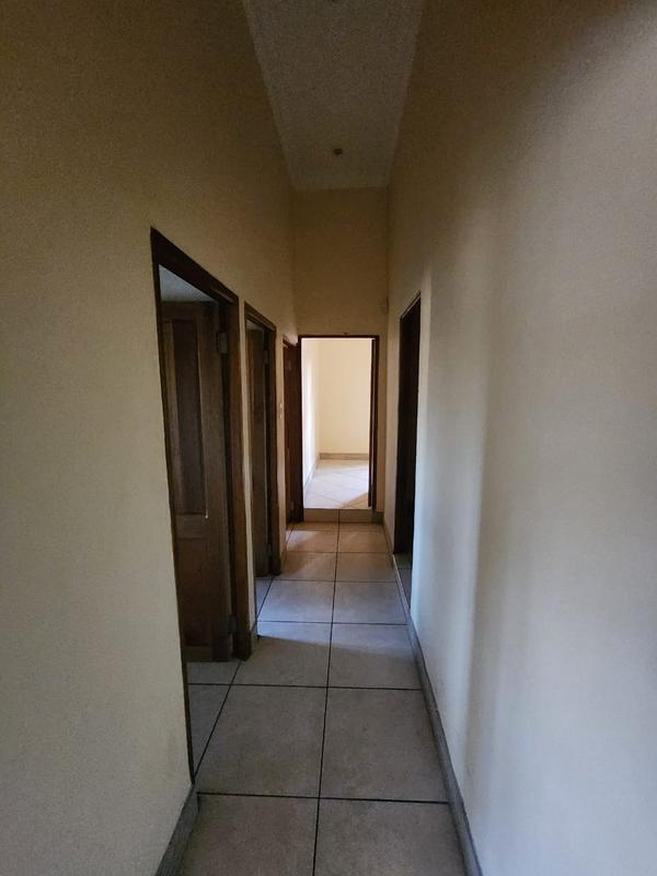 5 Bedroom Property for Sale in Laudium Gauteng