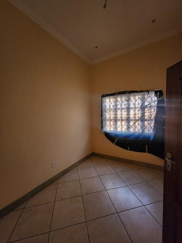5 Bedroom Property for Sale in Laudium Gauteng