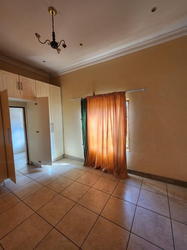 5 Bedroom Property for Sale in Laudium Gauteng