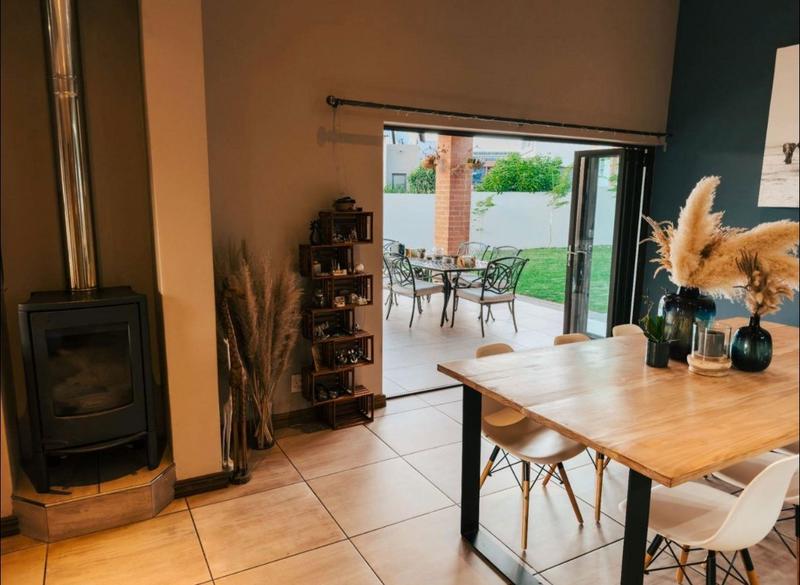 To Let 4 Bedroom Property for Rent in Copperleaf Estate Gauteng