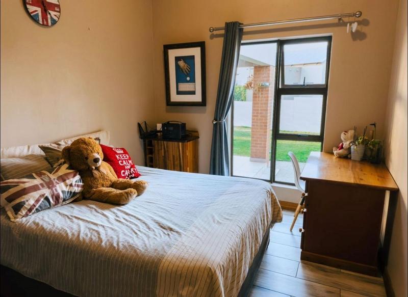 To Let 4 Bedroom Property for Rent in Copperleaf Estate Gauteng