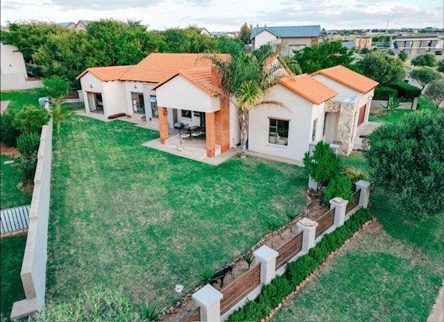 To Let 4 Bedroom Property for Rent in Copperleaf Estate Gauteng