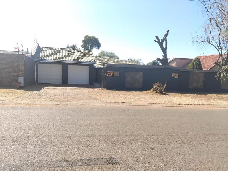 3 Bedroom Property for Sale in Randpoort Gauteng