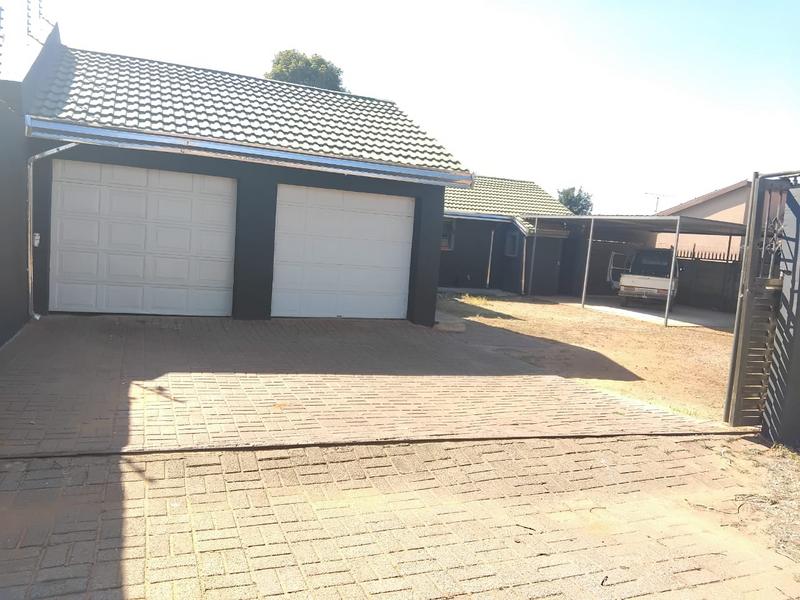 3 Bedroom Property for Sale in Randpoort Gauteng