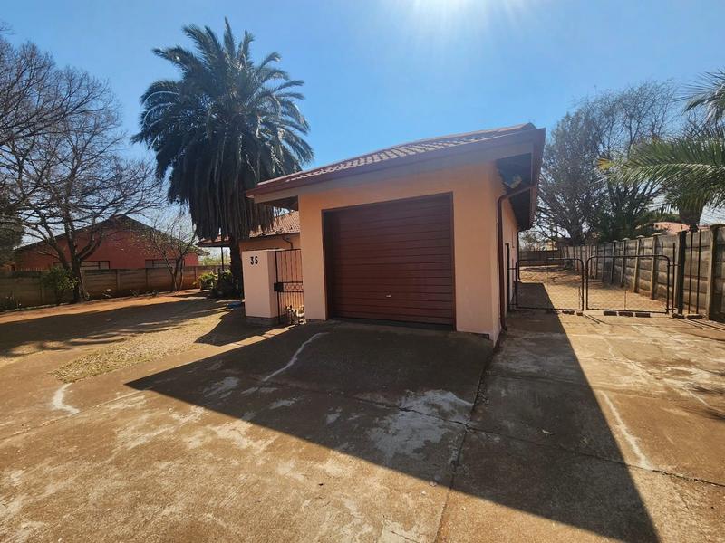 3 Bedroom Property for Sale in Westonaria Gauteng