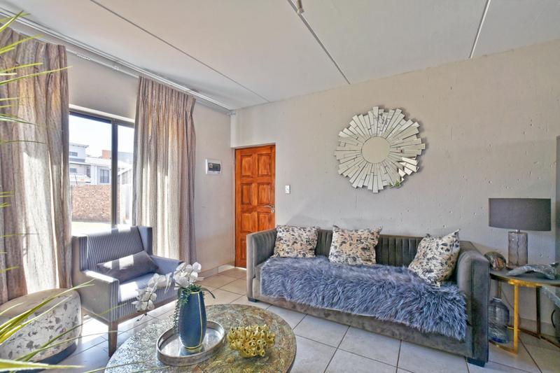 2 Bedroom Property for Sale in Protea Glen Gauteng