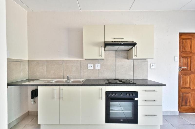1 Bedroom Property for Sale in Protea Glen Gauteng
