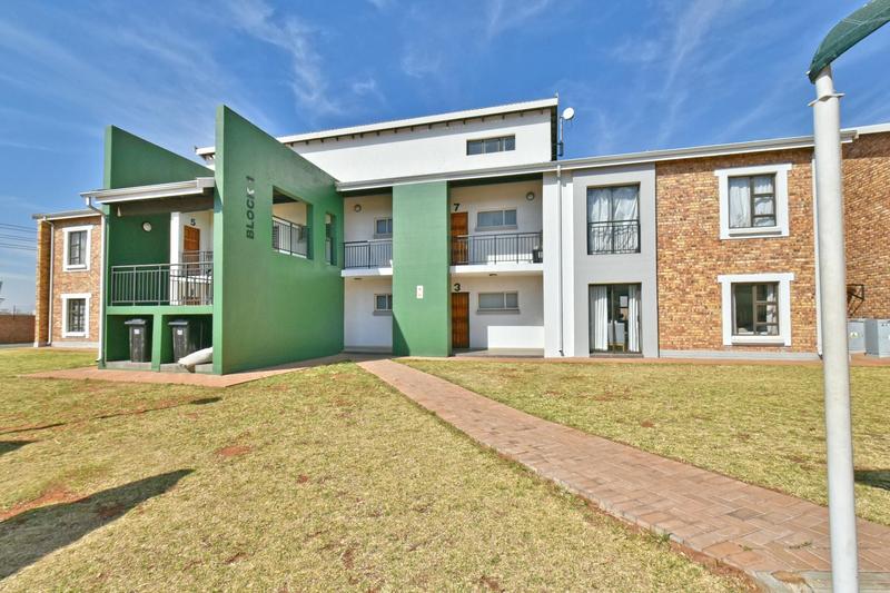 1 Bedroom Property for Sale in Protea Glen Gauteng