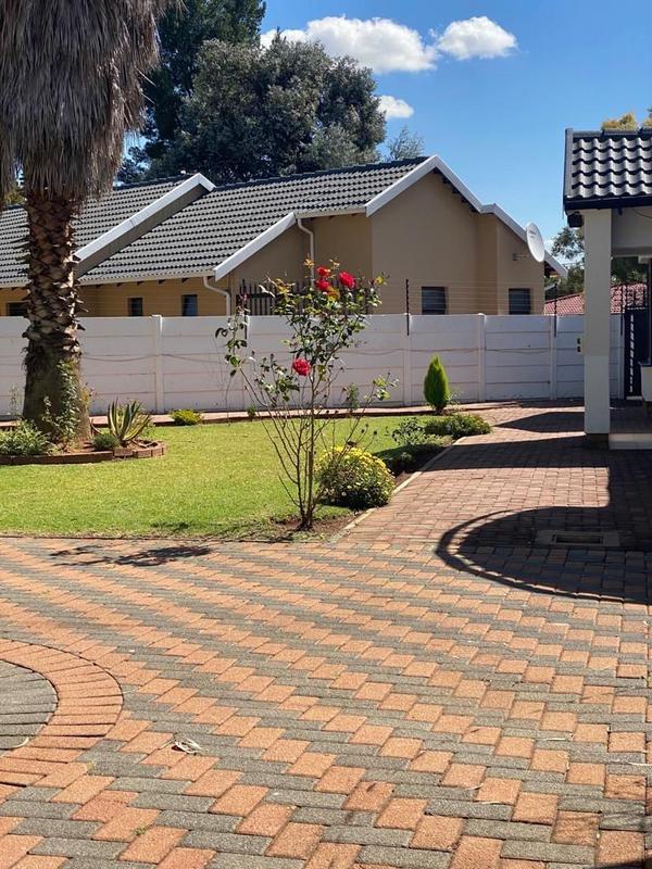 3 Bedroom Property for Sale in Albertsdal Gauteng