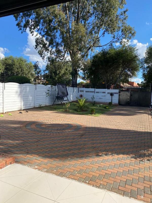 3 Bedroom Property for Sale in Albertsdal Gauteng