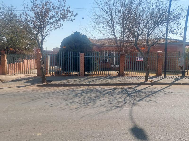 3 Bedroom Property for Sale in West Porges Gauteng
