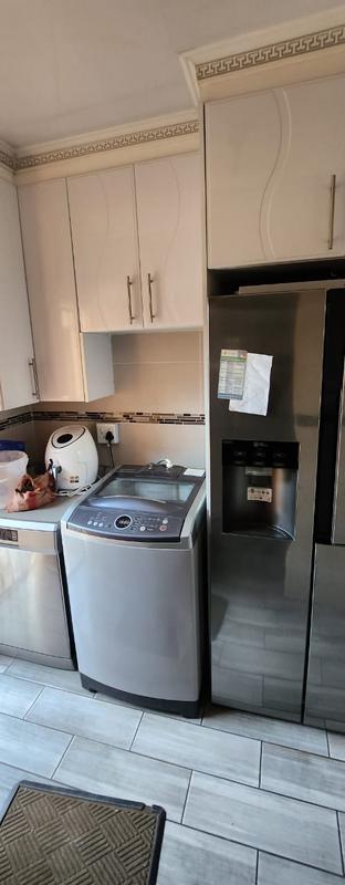 6 Bedroom Property for Sale in Birchleigh Gauteng