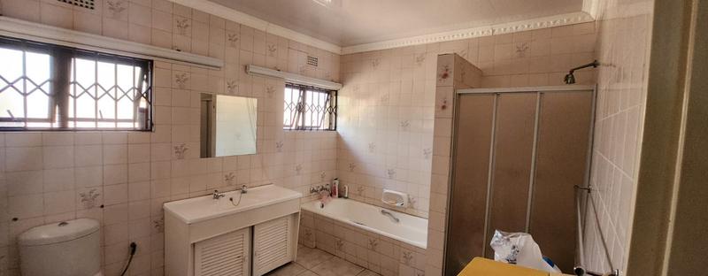 6 Bedroom Property for Sale in Birchleigh Gauteng