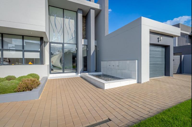 5 Bedroom Property for Sale in Midstream Ridge Gauteng