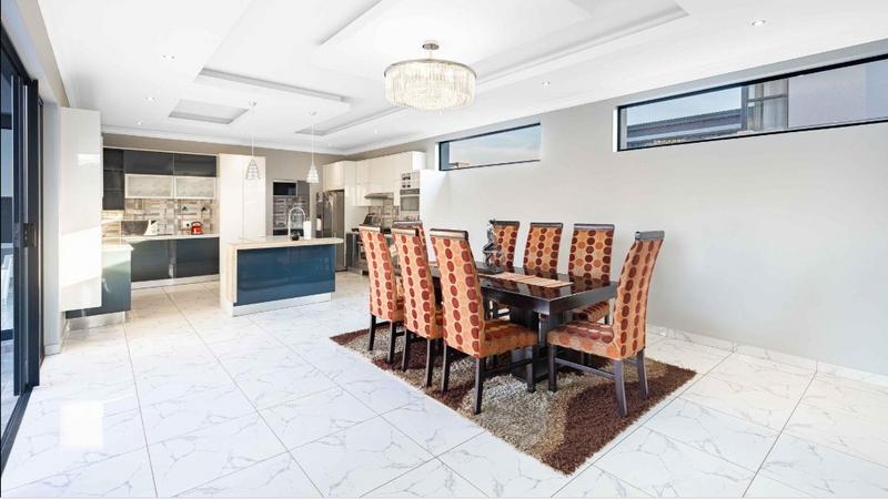 5 Bedroom Property for Sale in Midstream Ridge Gauteng