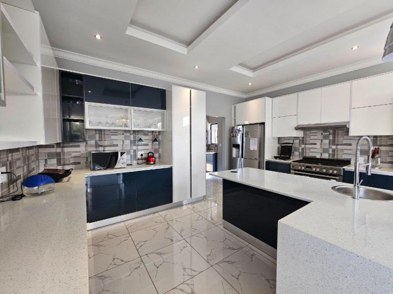 5 Bedroom Property for Sale in Midstream Ridge Gauteng