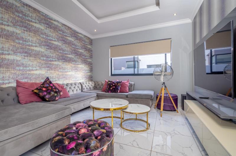 5 Bedroom Property for Sale in Midstream Ridge Gauteng