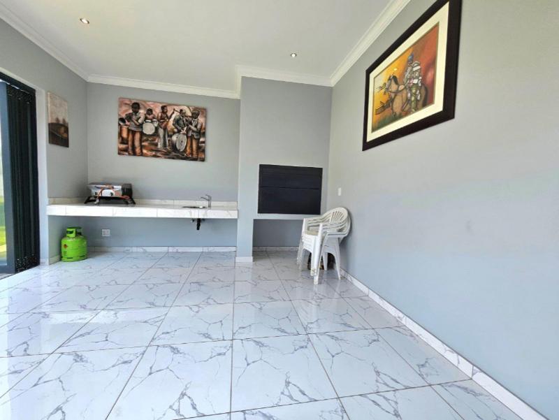 5 Bedroom Property for Sale in Midstream Ridge Gauteng