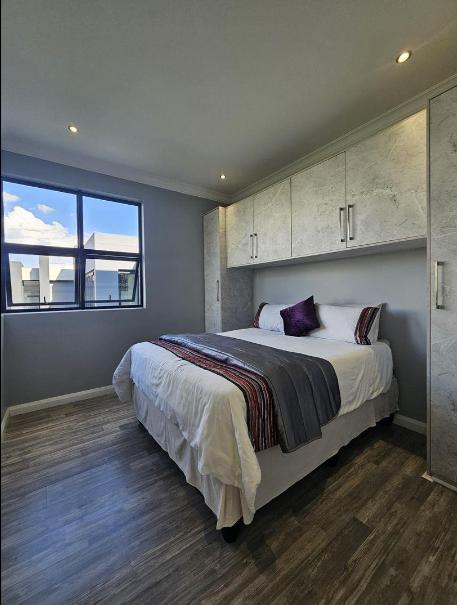 5 Bedroom Property for Sale in Midstream Ridge Gauteng