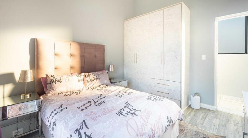 5 Bedroom Property for Sale in Midstream Ridge Gauteng