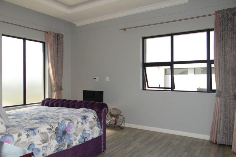 5 Bedroom Property for Sale in Midstream Ridge Gauteng