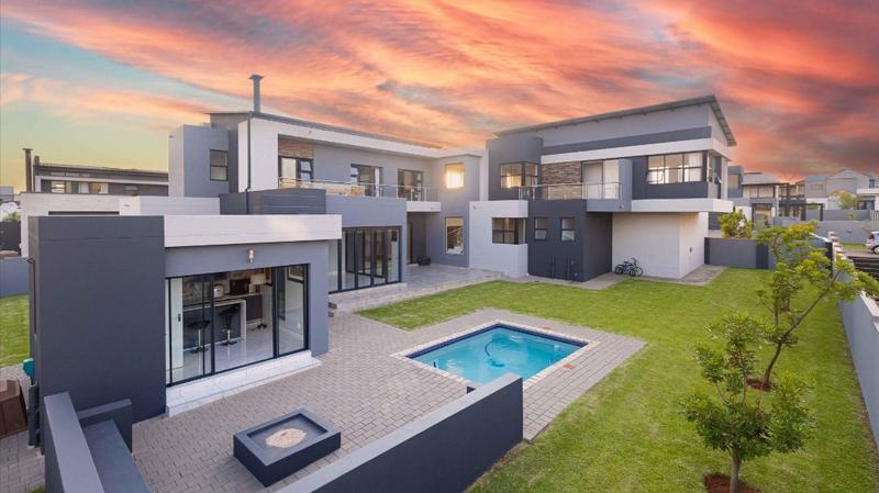 5 Bedroom Property for Sale in Midstream Ridge Gauteng