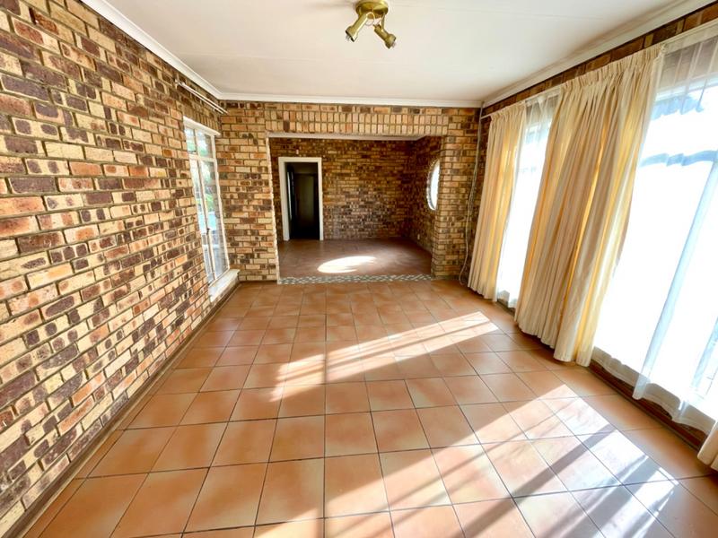 4 Bedroom Property for Sale in Rant En Dal Gauteng