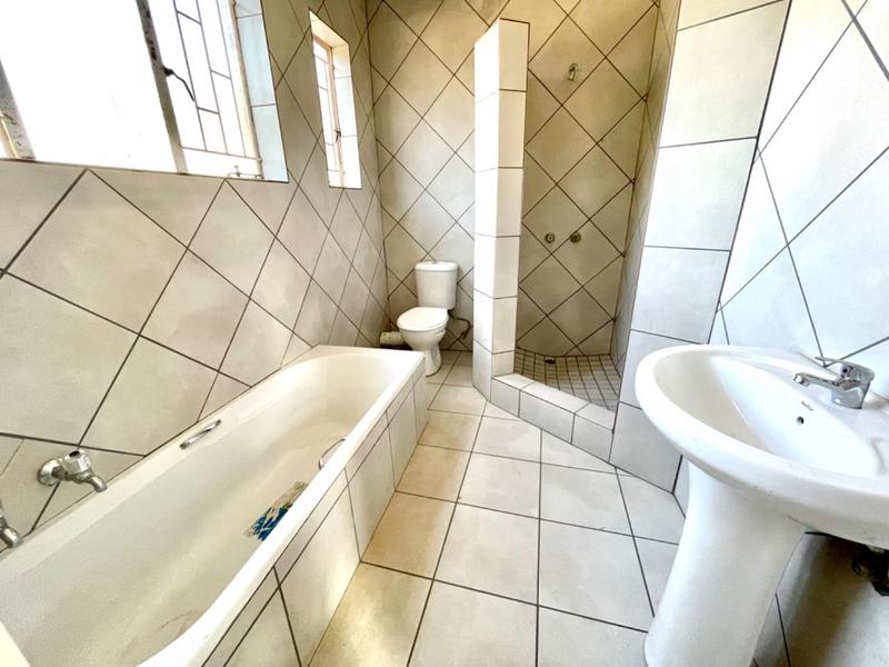 4 Bedroom Property for Sale in Rant En Dal Gauteng