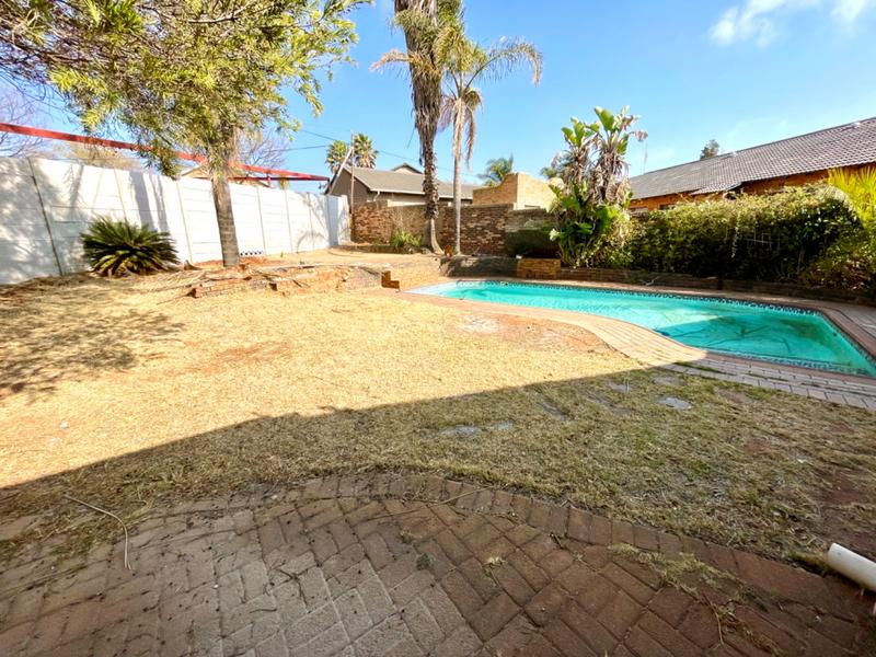 4 Bedroom Property for Sale in Rant En Dal Gauteng