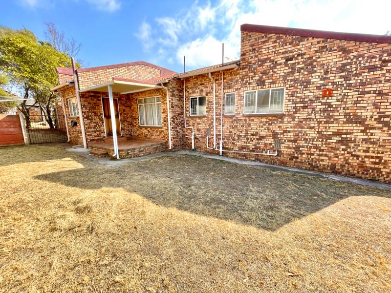 4 Bedroom Property for Sale in Rant En Dal Gauteng