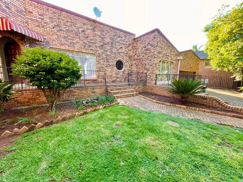 4 Bedroom Property for Sale in Rant En Dal Gauteng