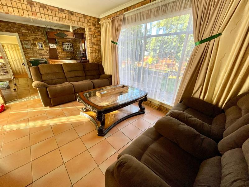 4 Bedroom Property for Sale in Rant En Dal Gauteng