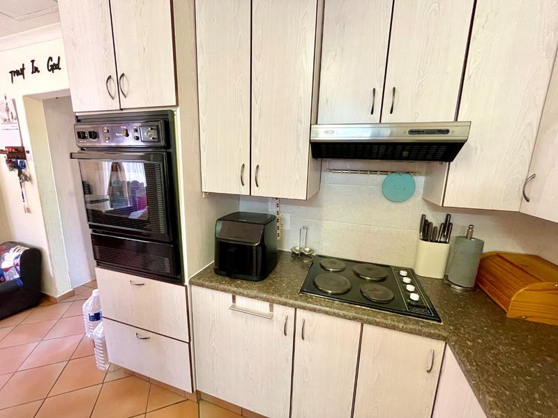 4 Bedroom Property for Sale in Rant En Dal Gauteng